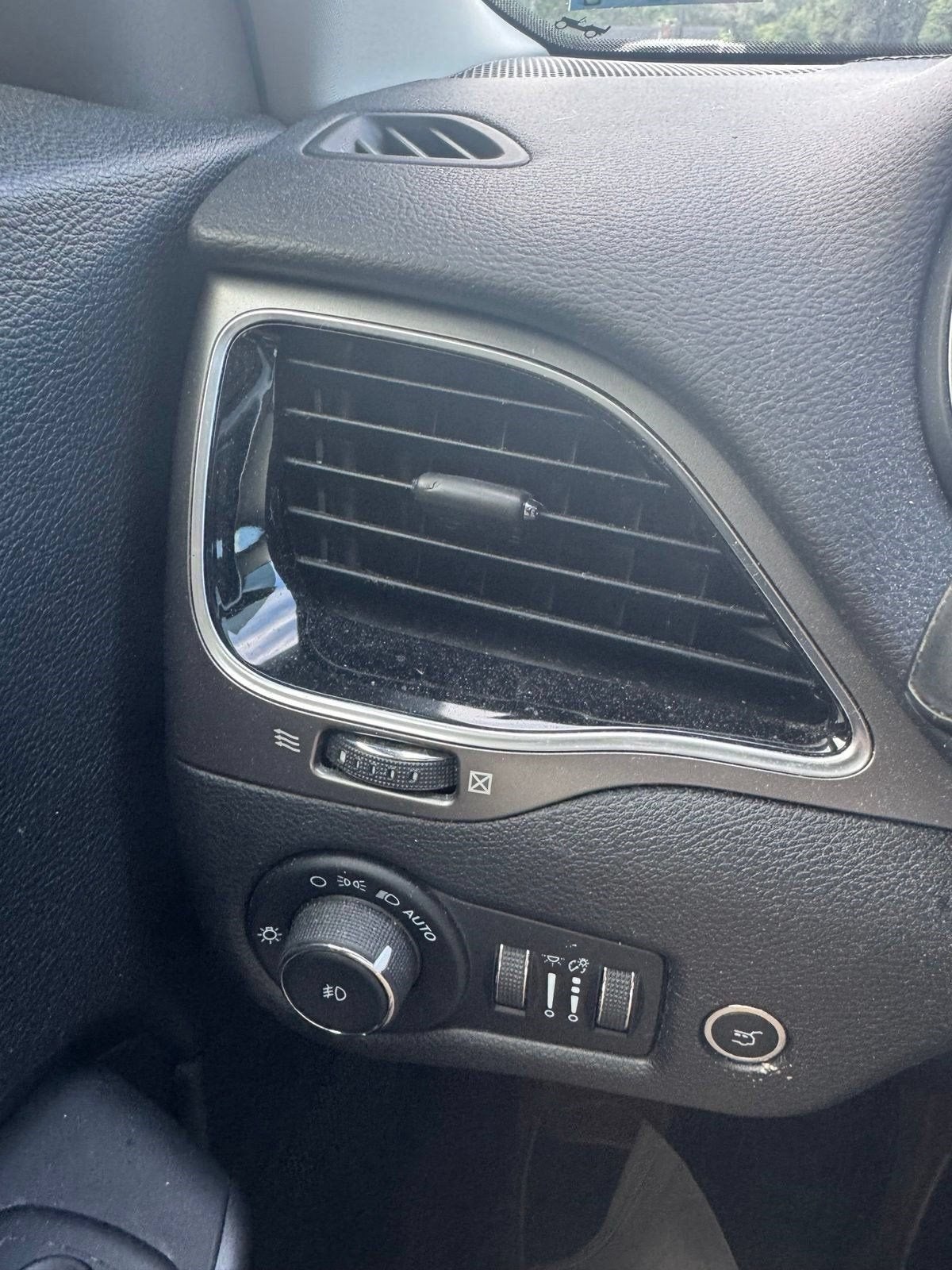 2021 Jeep Cherokee Limited FWD