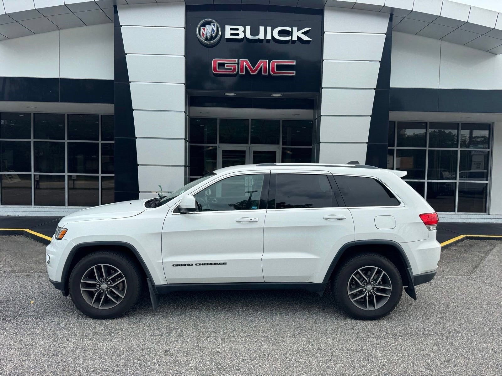 2018 Jeep Grand Cherokee Laredo E 4x2