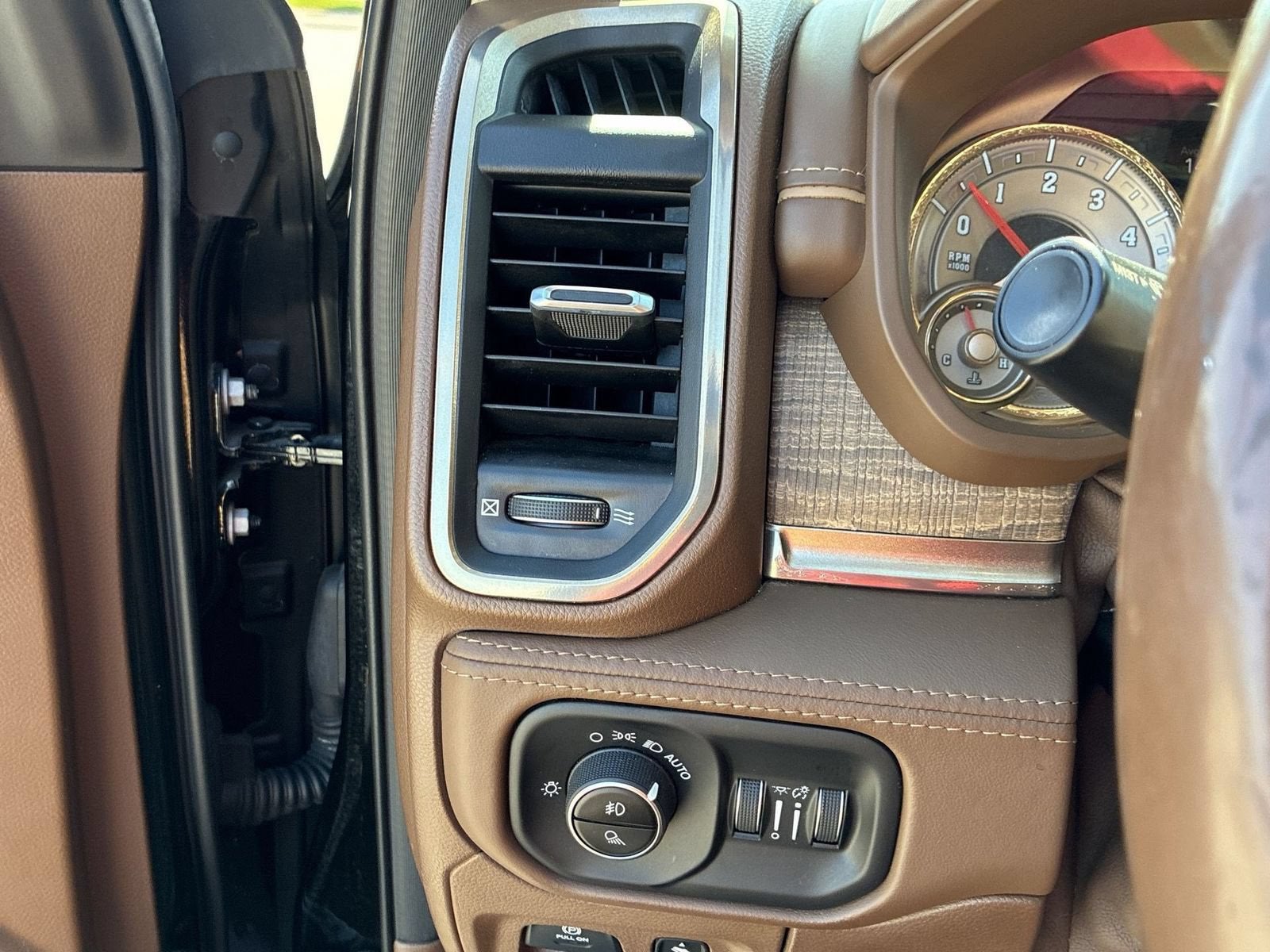 2019 RAM 1500 Longhorn Crew Cab 4x2 5'7" Box