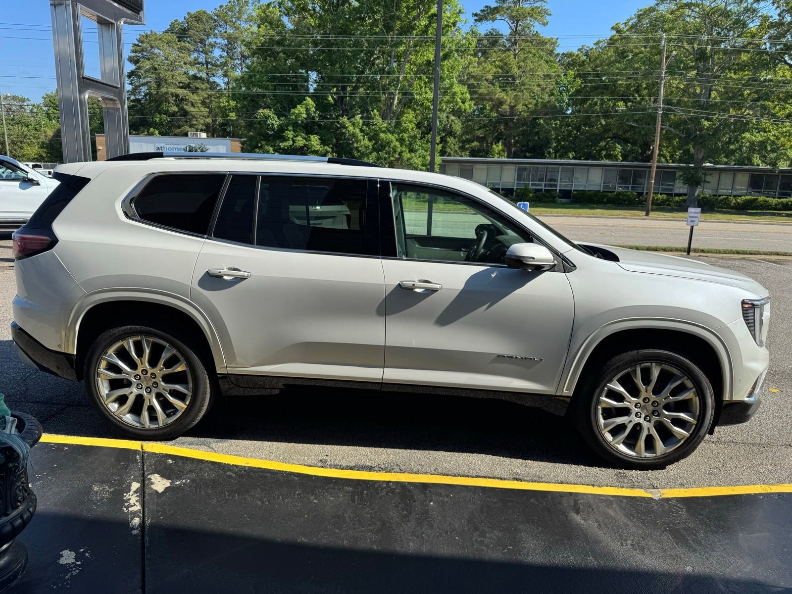 2024 GMC Acadia Denali