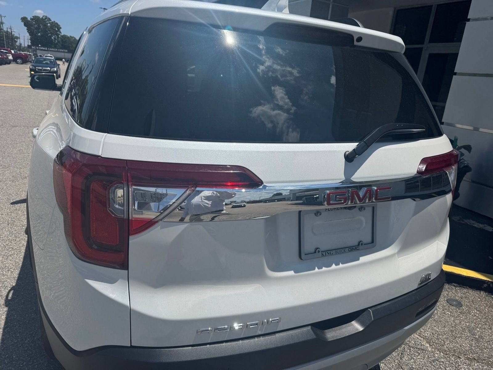 2023 GMC Acadia SLT
