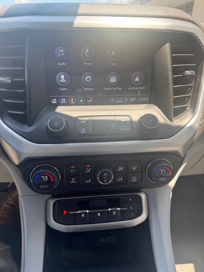 2023 GMC Acadia SLT