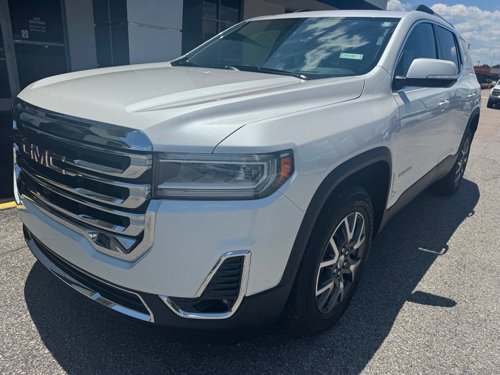 2023 GMC Acadia SLT