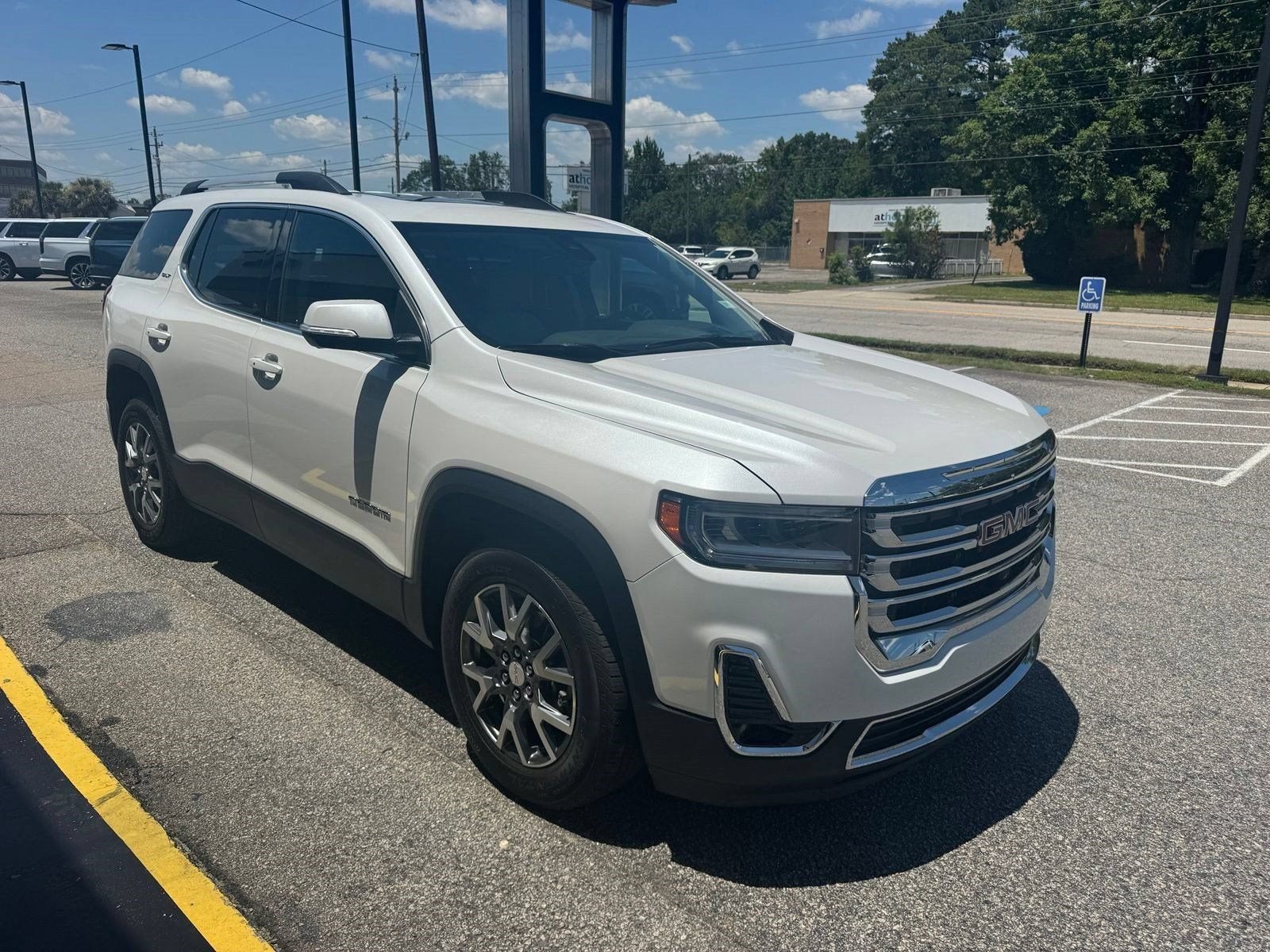 2023 GMC Acadia SLT