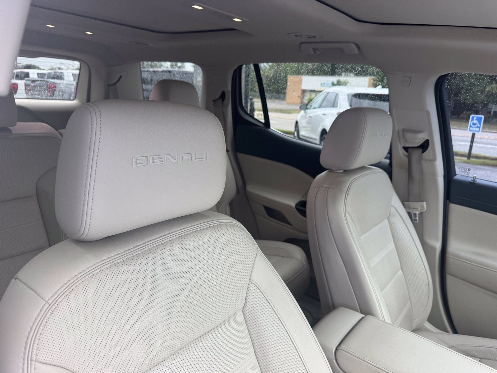 2020 GMC Acadia Denali