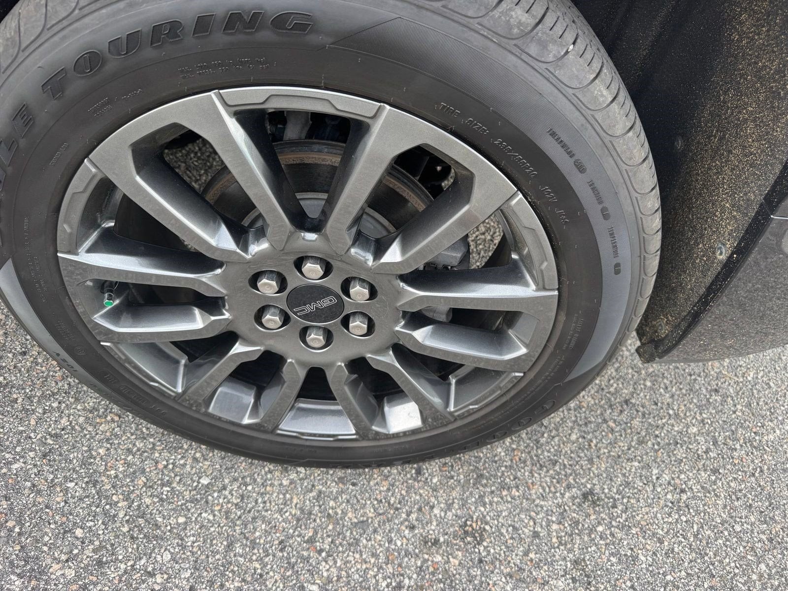 2022 GMC Acadia Denali