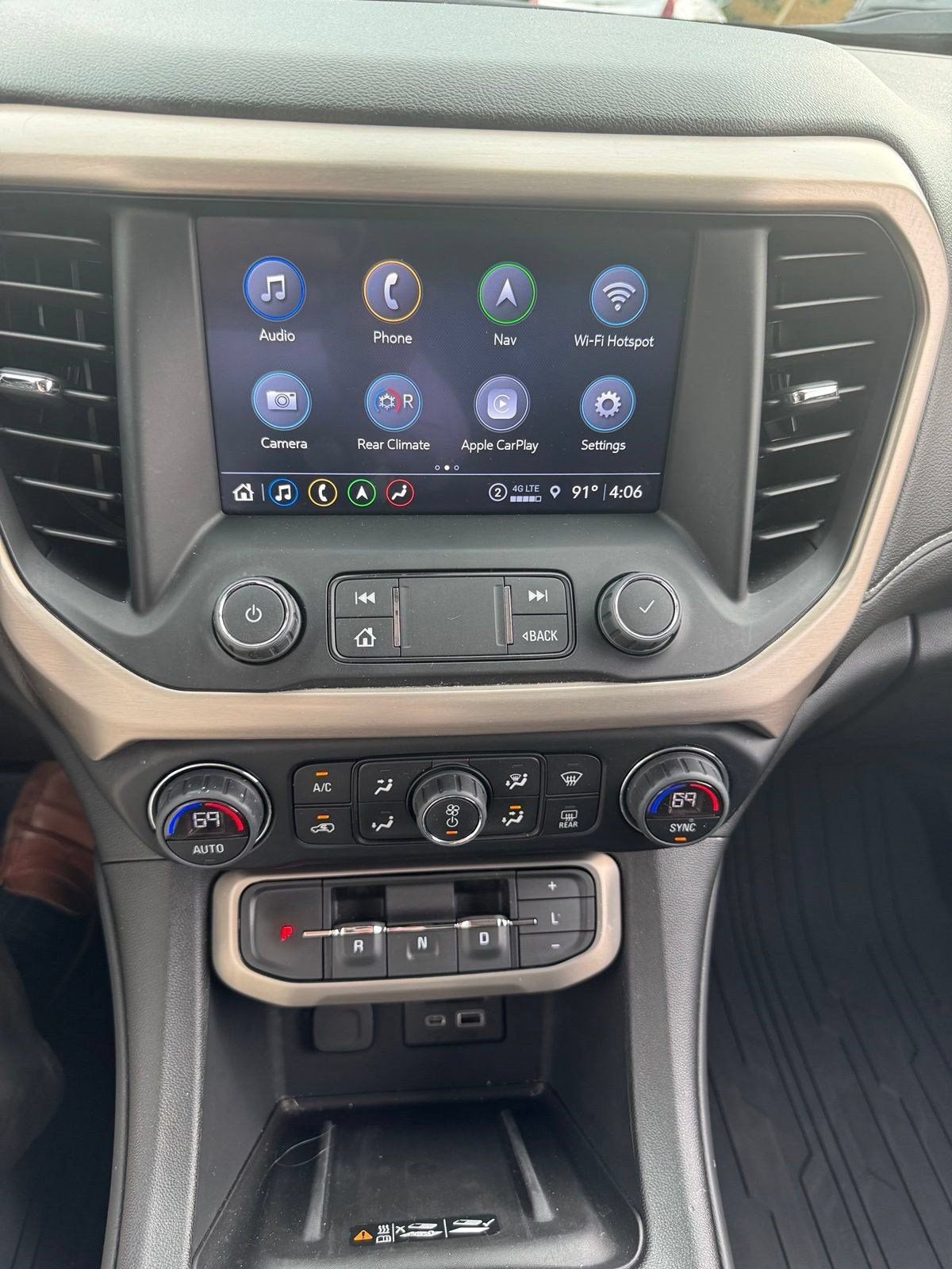 2022 GMC Acadia Denali
