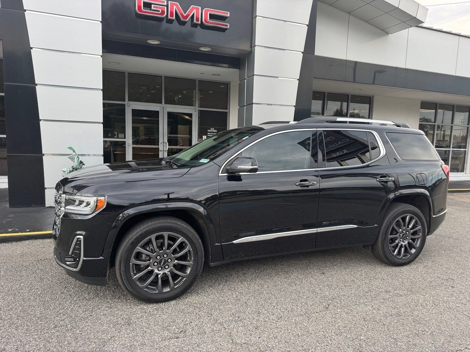 2022 GMC Acadia Denali
