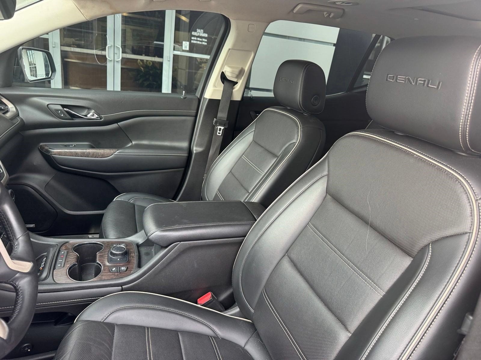 2022 GMC Acadia Denali
