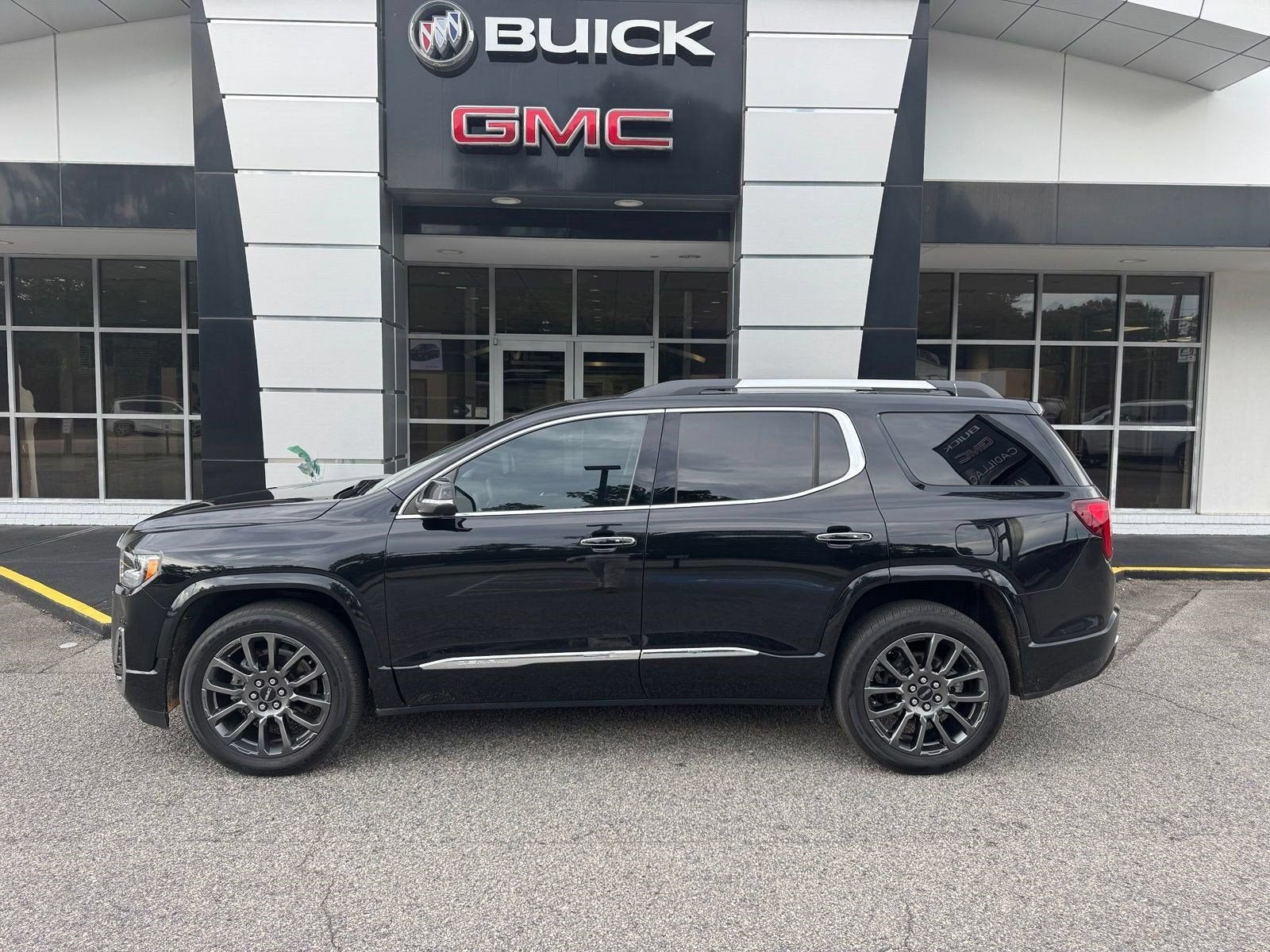2022 GMC Acadia Denali
