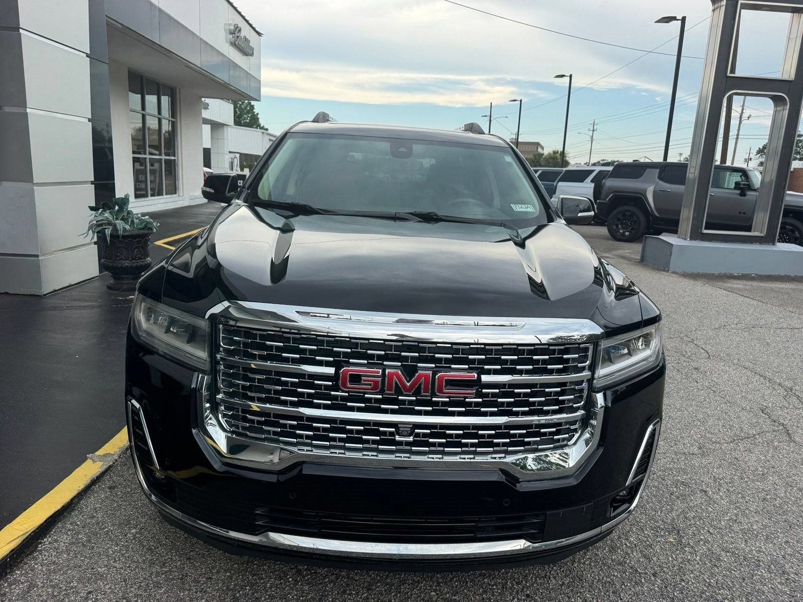 2022 GMC Acadia Denali