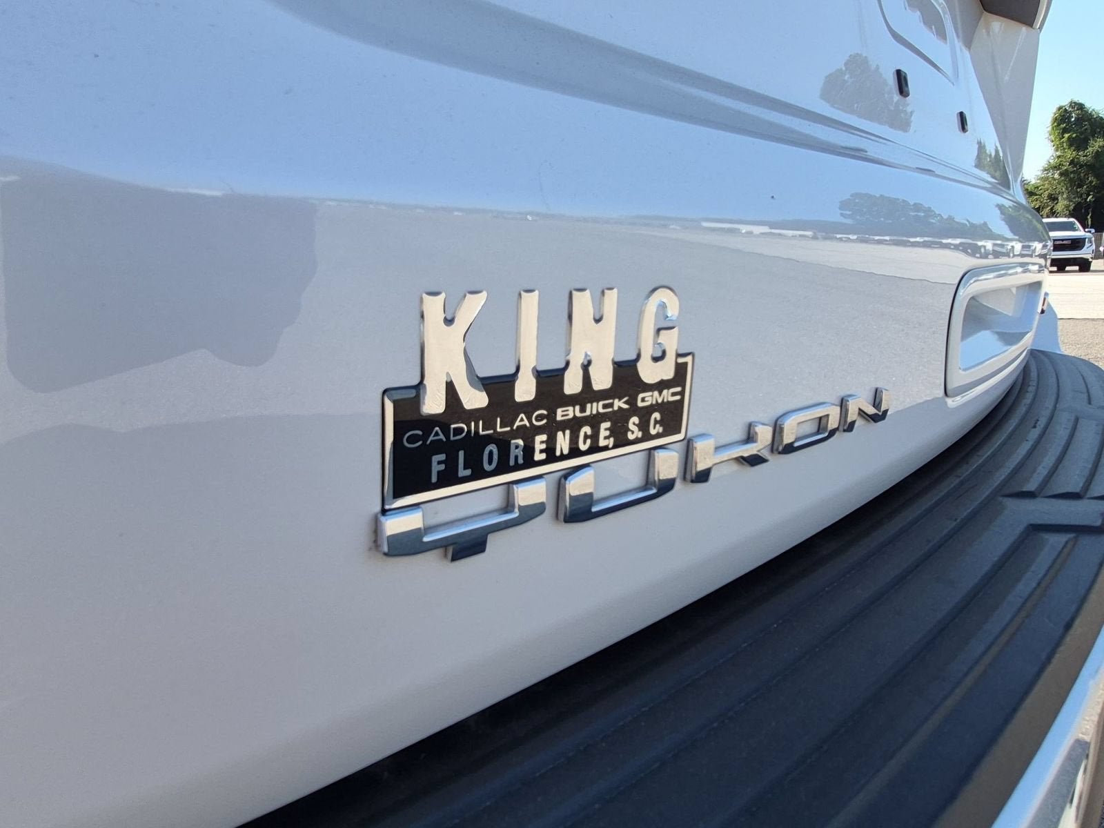2025 GMC Yukon Denali Ultimate - Photo 35