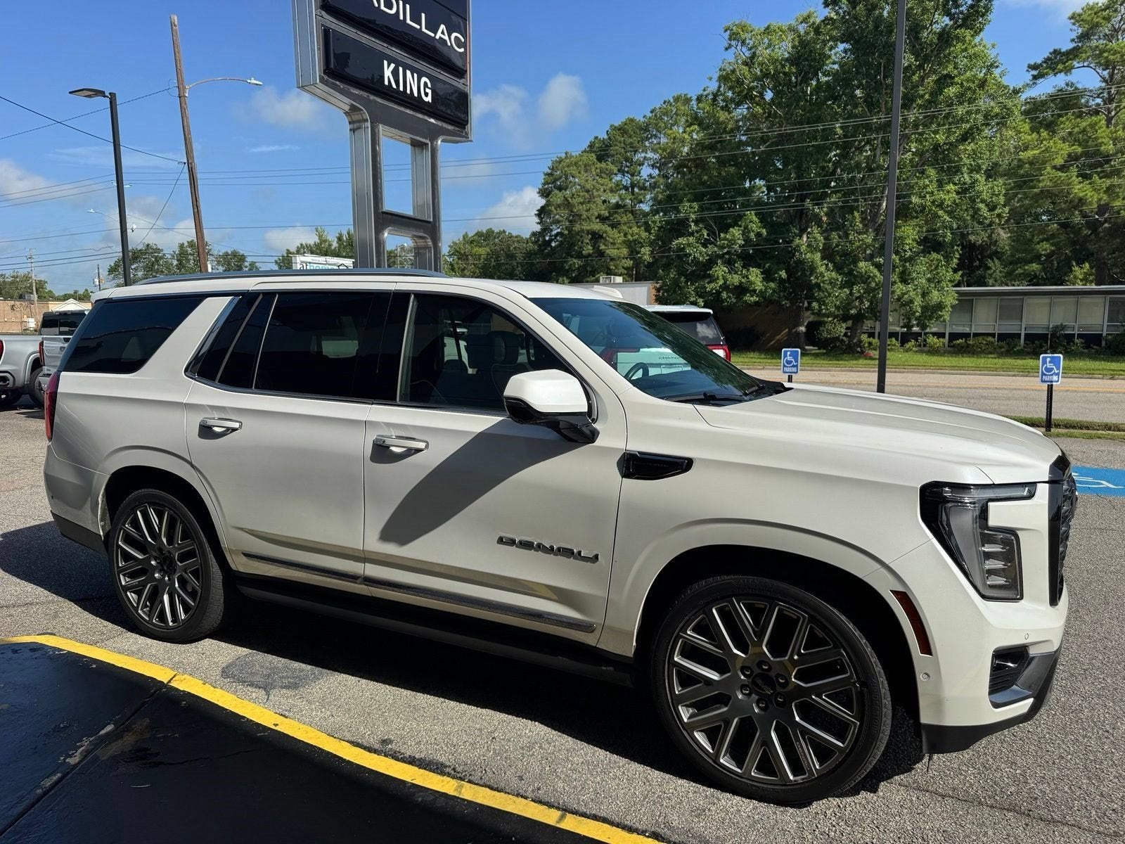 2025 GMC Yukon Denali Ultimate