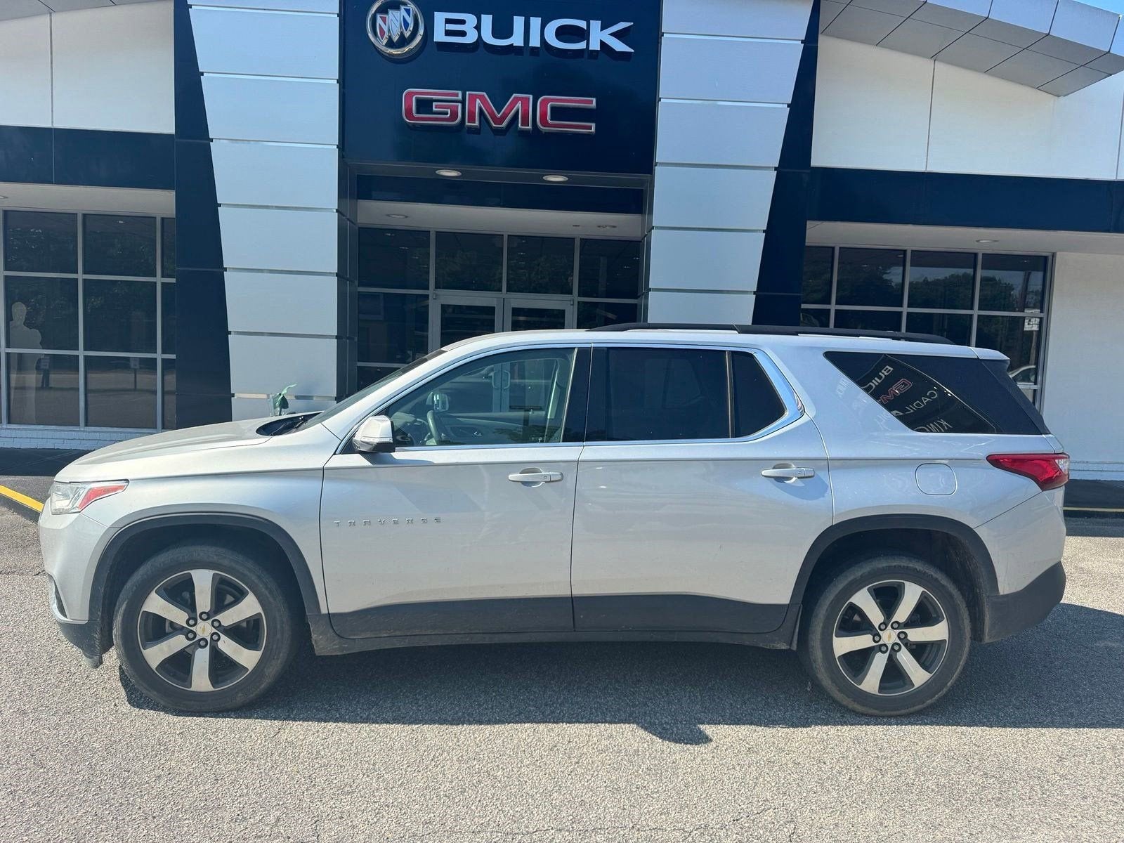 2020 Chevrolet Traverse LT Leather