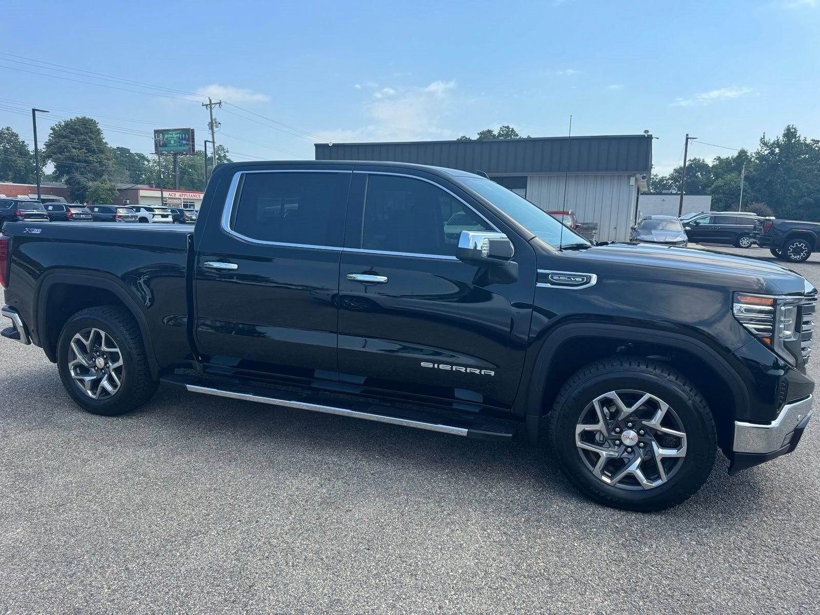 2024 GMC Sierra 1500 SLT