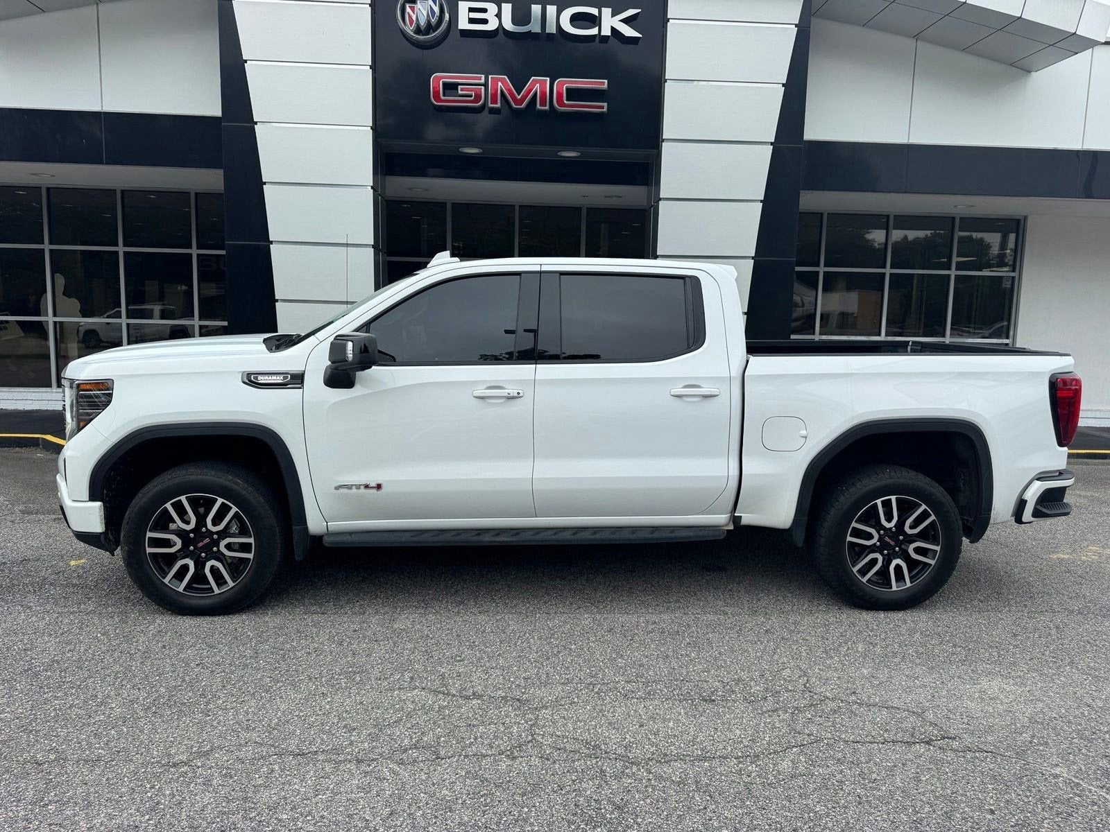 2023 GMC Sierra 1500 AT4
