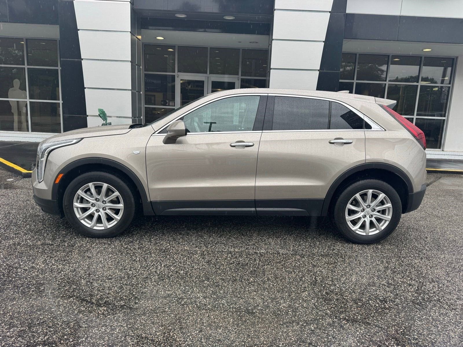 2023 Cadillac XT4 Luxury