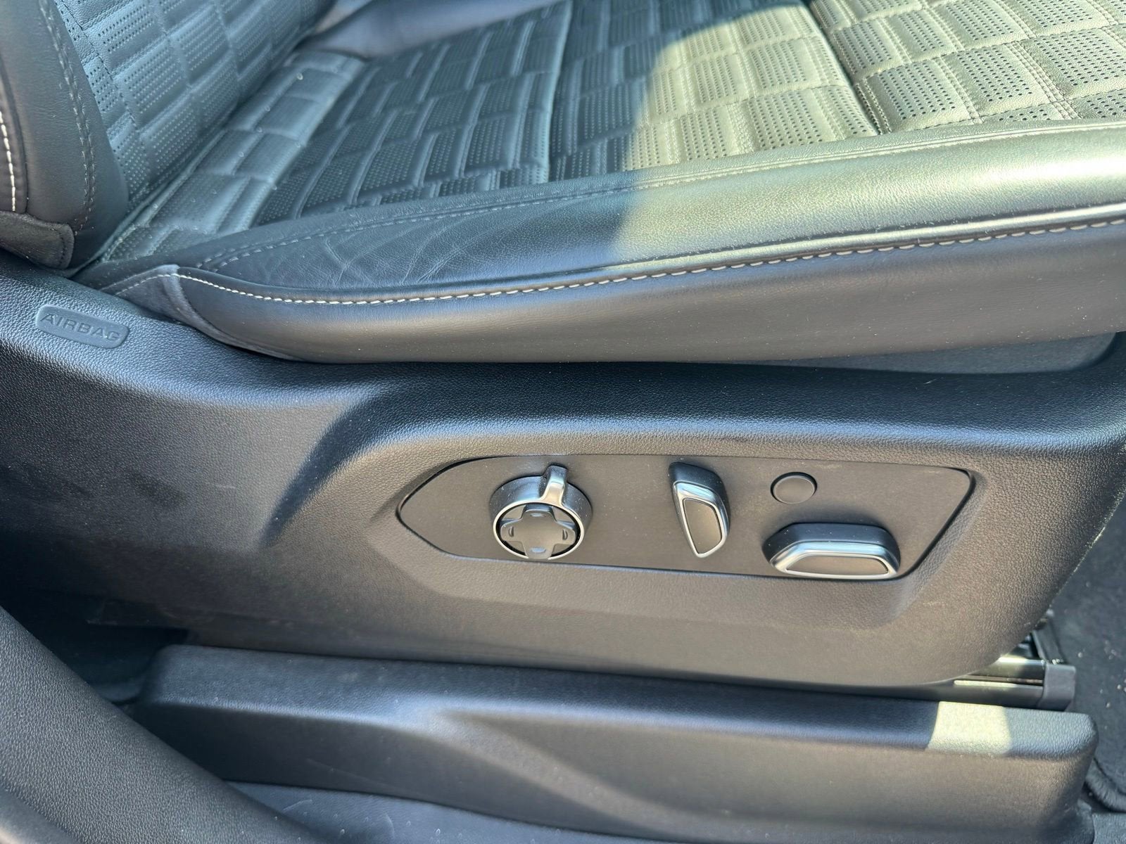 2023 Cadillac Escalade ESV Premium Luxury Platinum