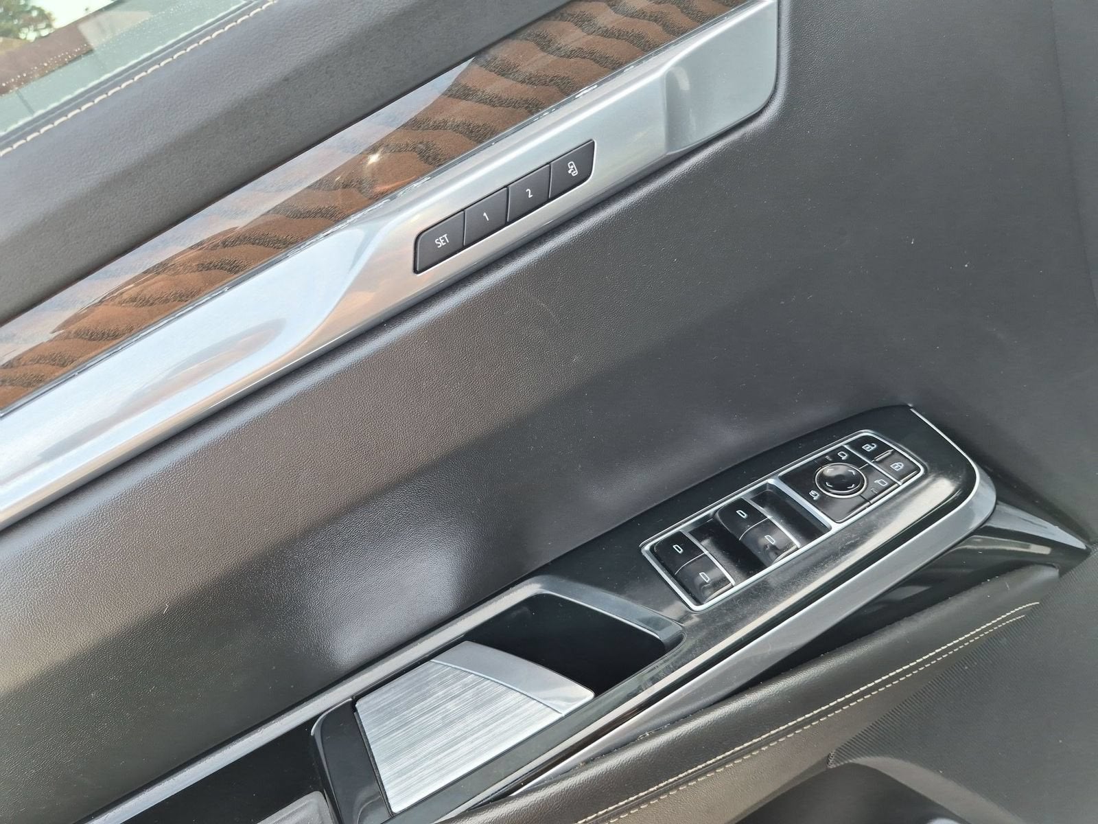 2025 Cadillac Escalade ESV Sport Platinum