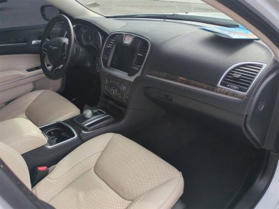 2022 Chrysler 300 Touring L