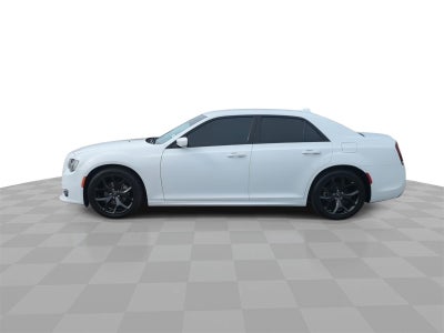 2022 Chrysler 300 Touring L