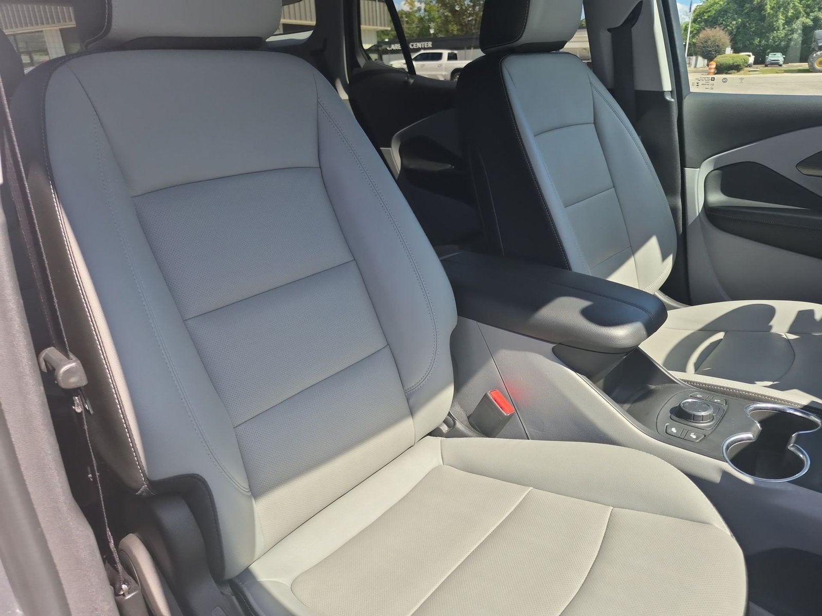 2024 GMC Terrain SLT - Photo 28