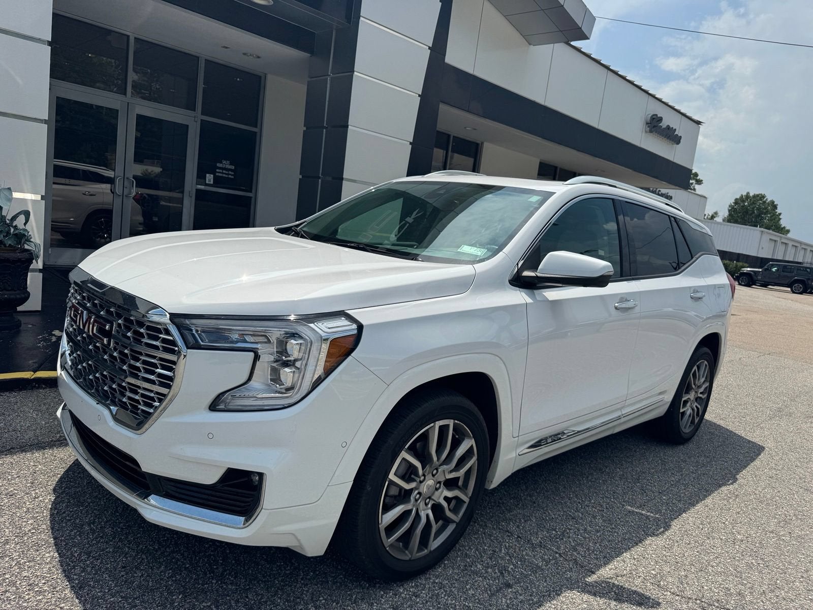 2023 GMC Terrain Denali