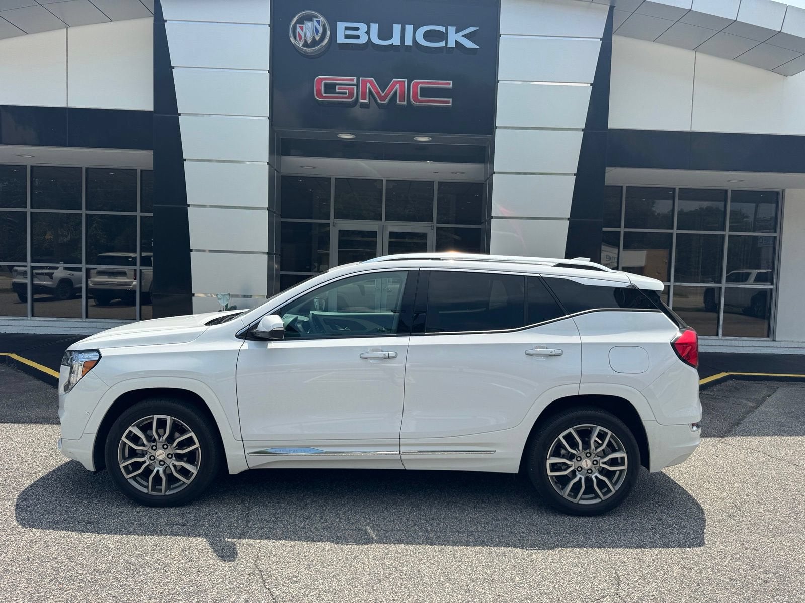 2023 GMC Terrain Denali