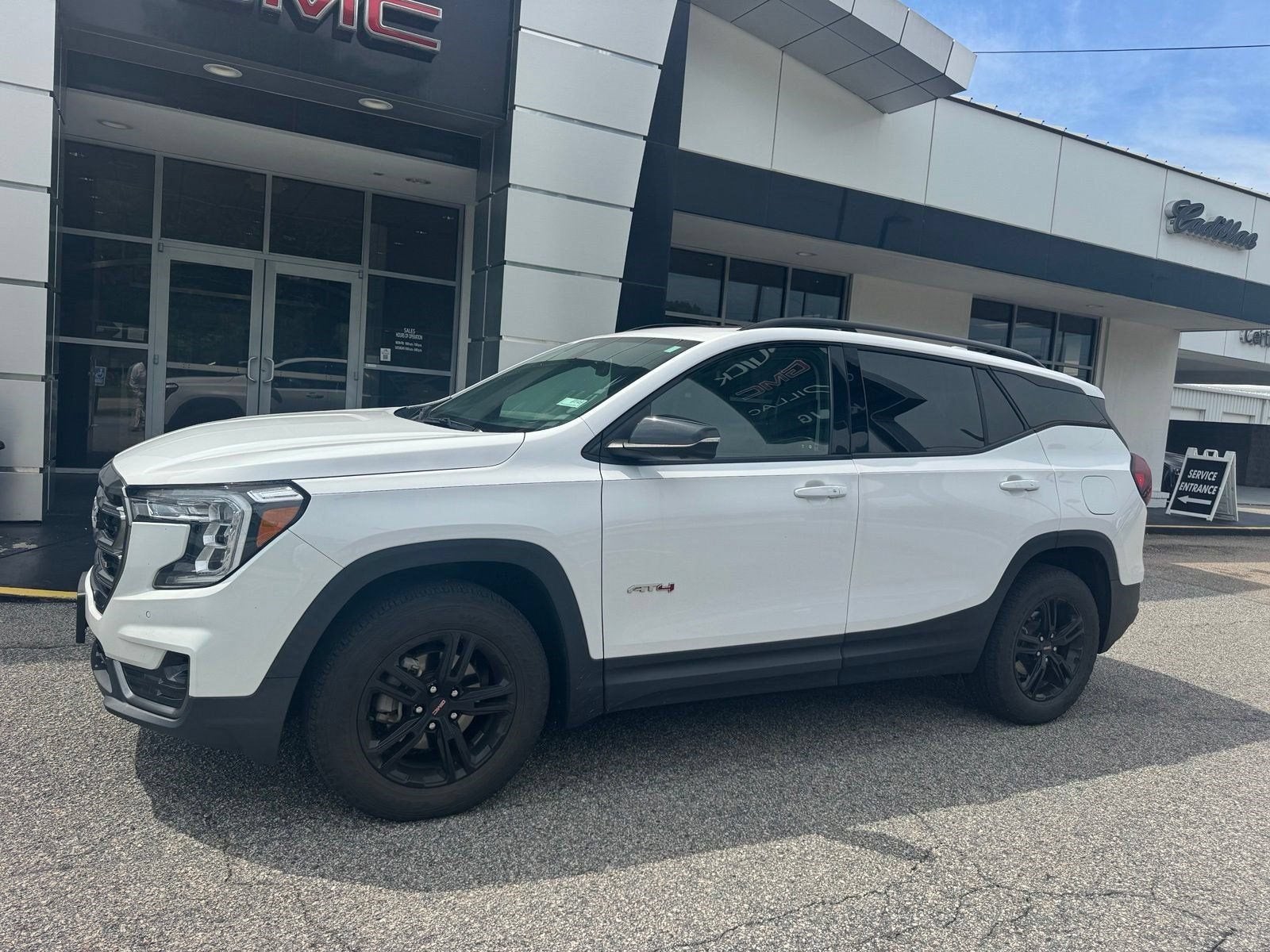 2023 GMC Terrain AT4