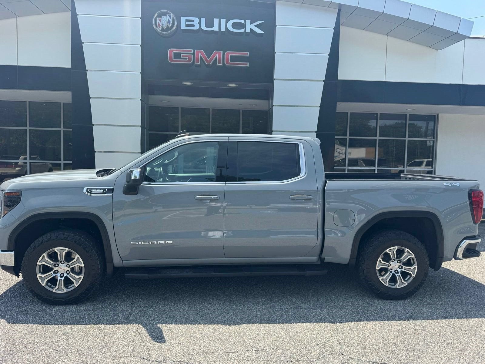 2024 GMC Sierra 1500 SLE