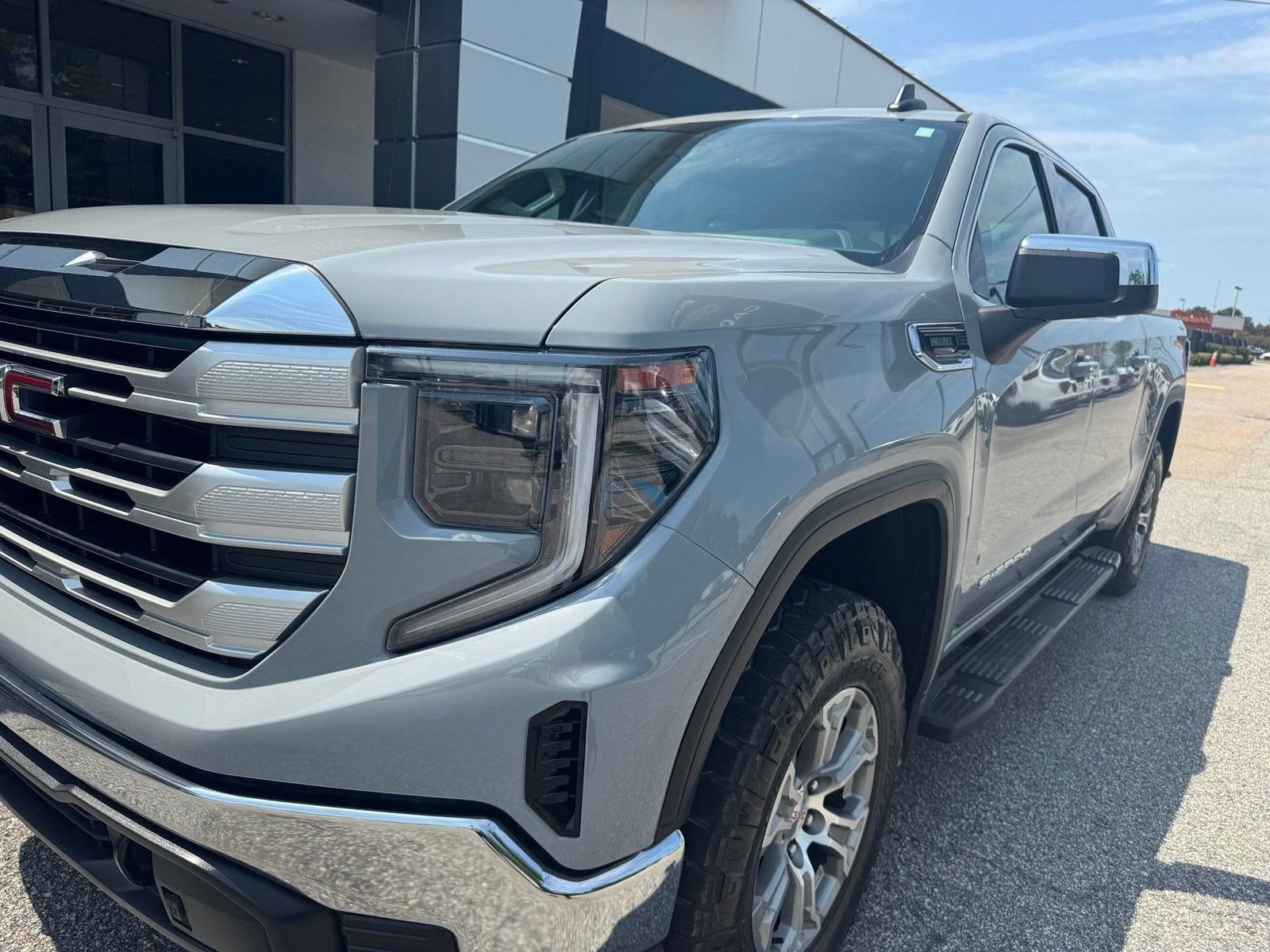 2024 GMC Sierra 1500 SLE