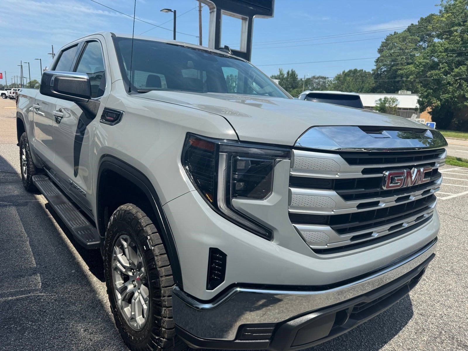 2024 GMC Sierra 1500 SLE