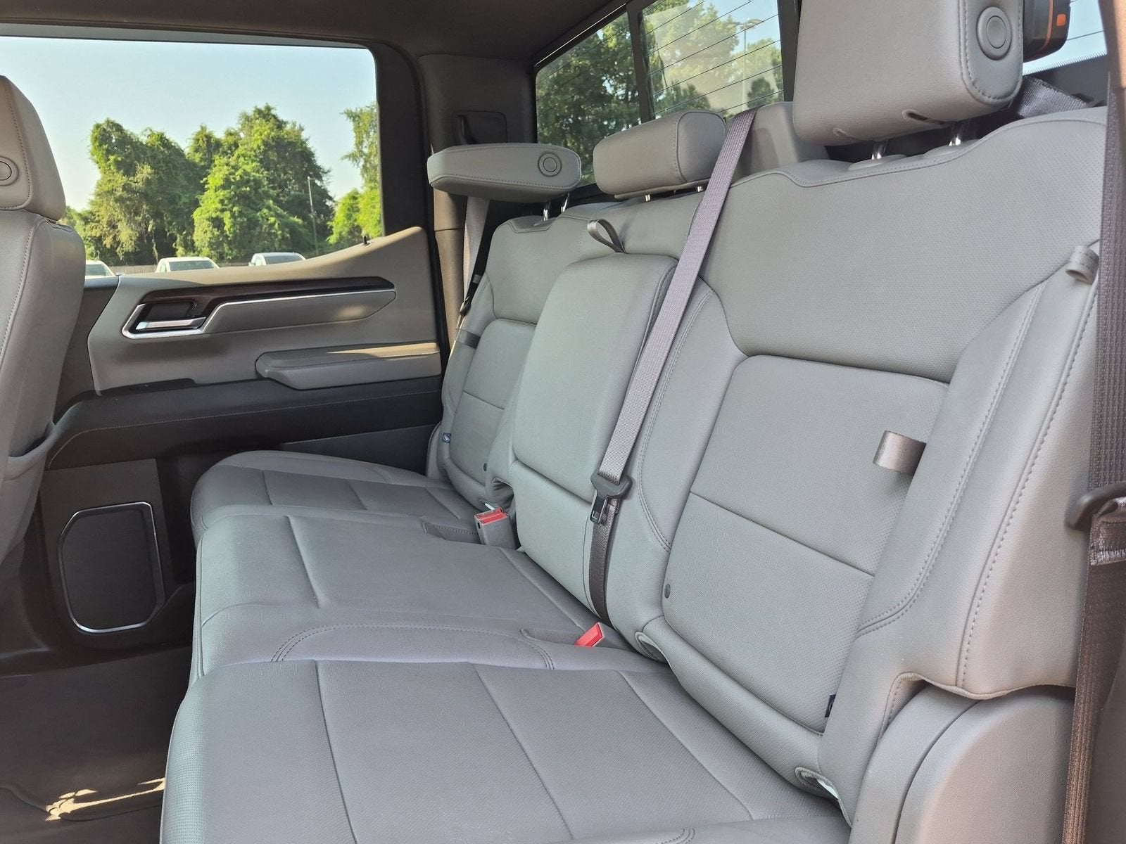 2024 GMC Sierra 1500 SLT - Photo 25