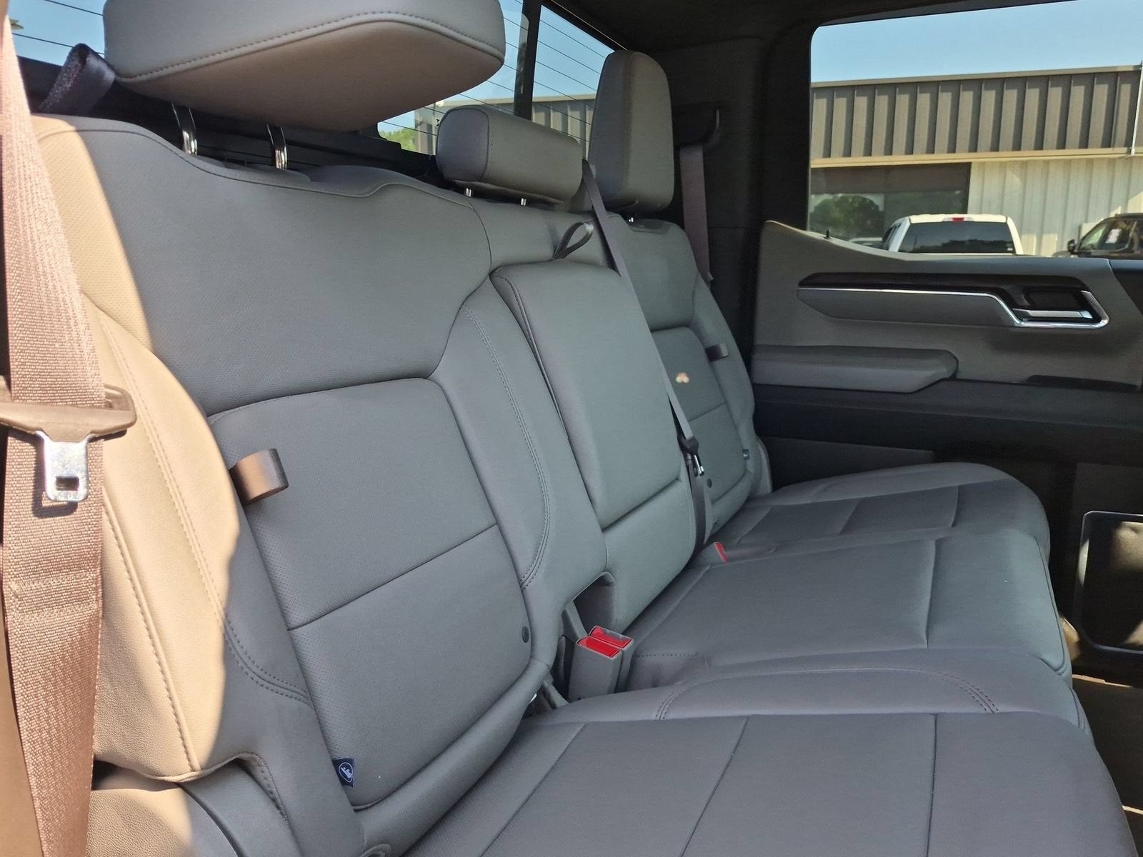2024 GMC Sierra 1500 SLT - Photo 27