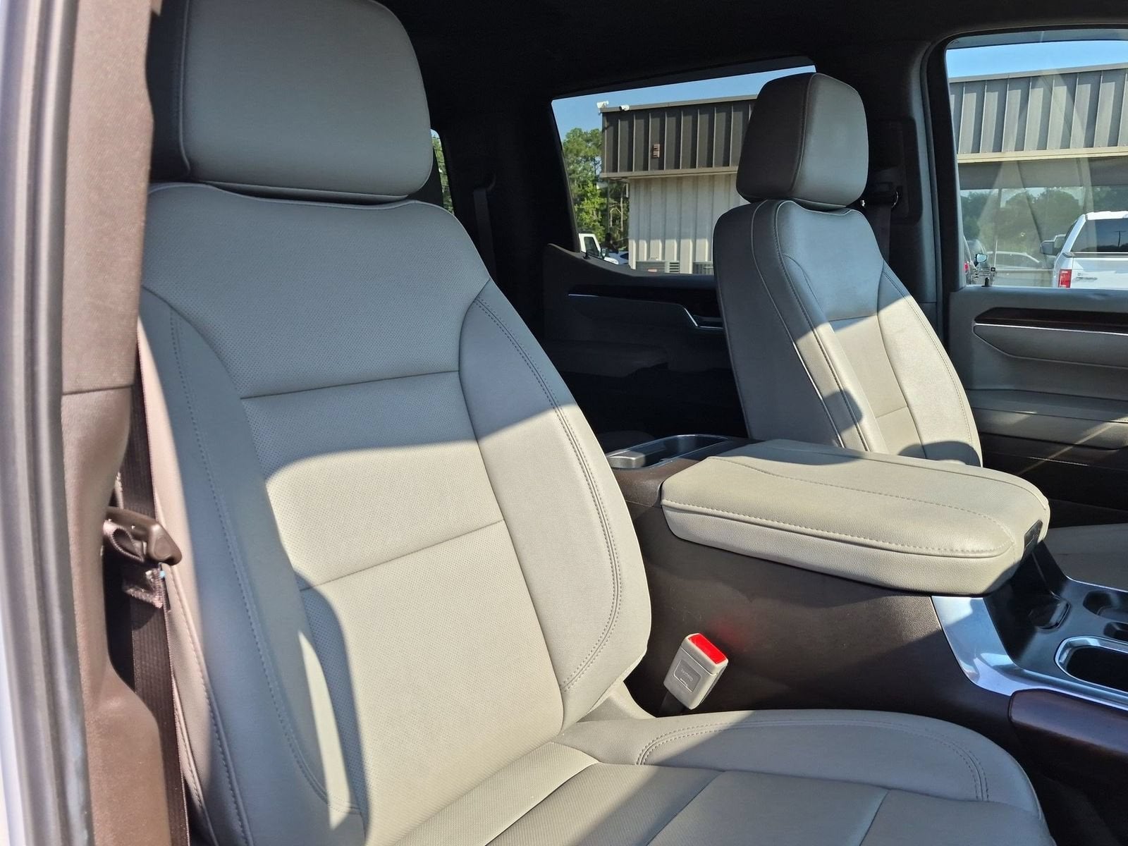 2024 GMC Sierra 1500 SLT - Photo 30