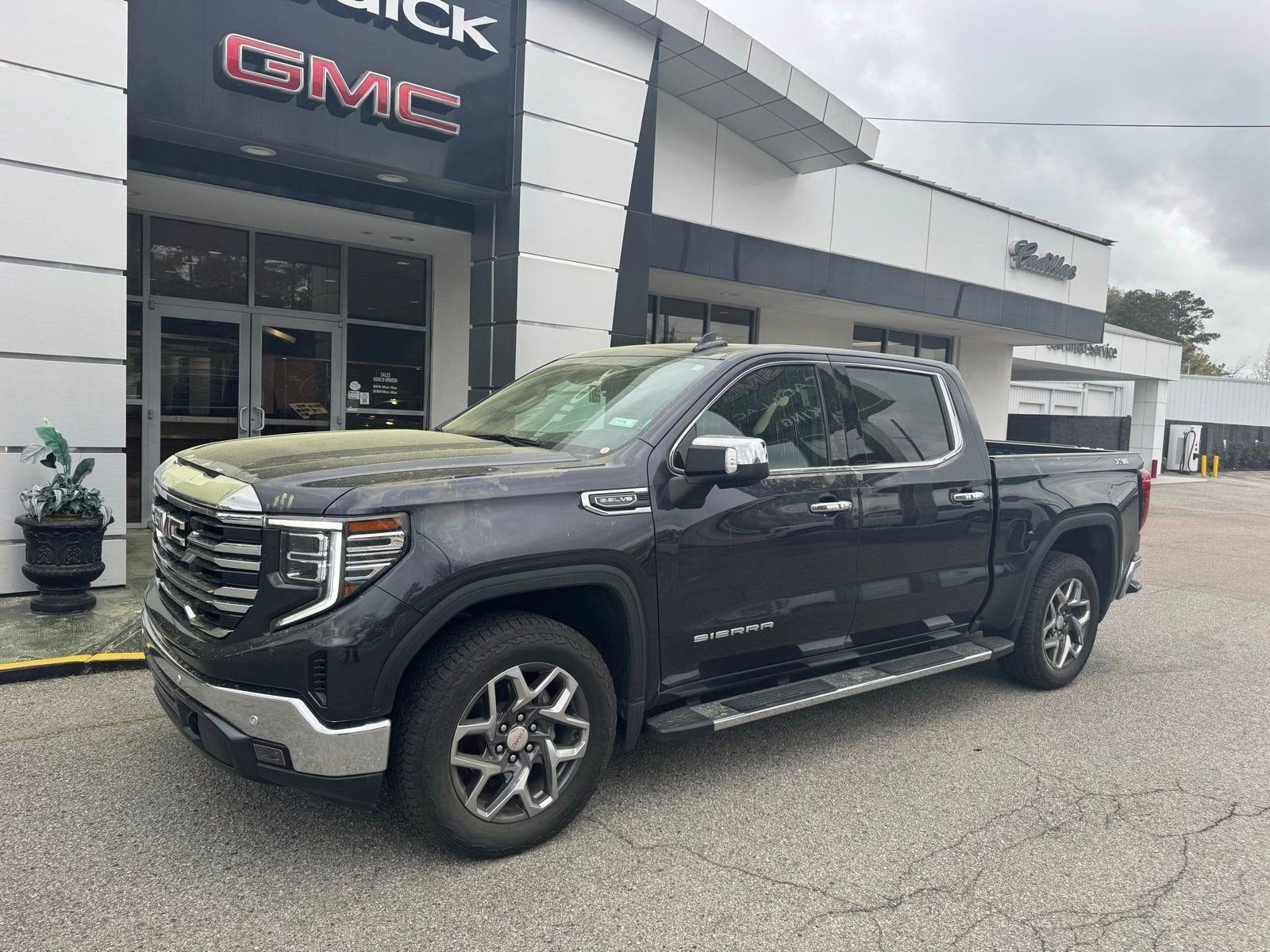 2024 GMC Sierra 1500 SLT