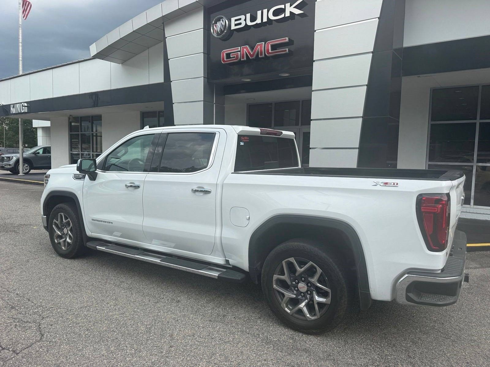 2025 GMC Sierra 1500 SLT