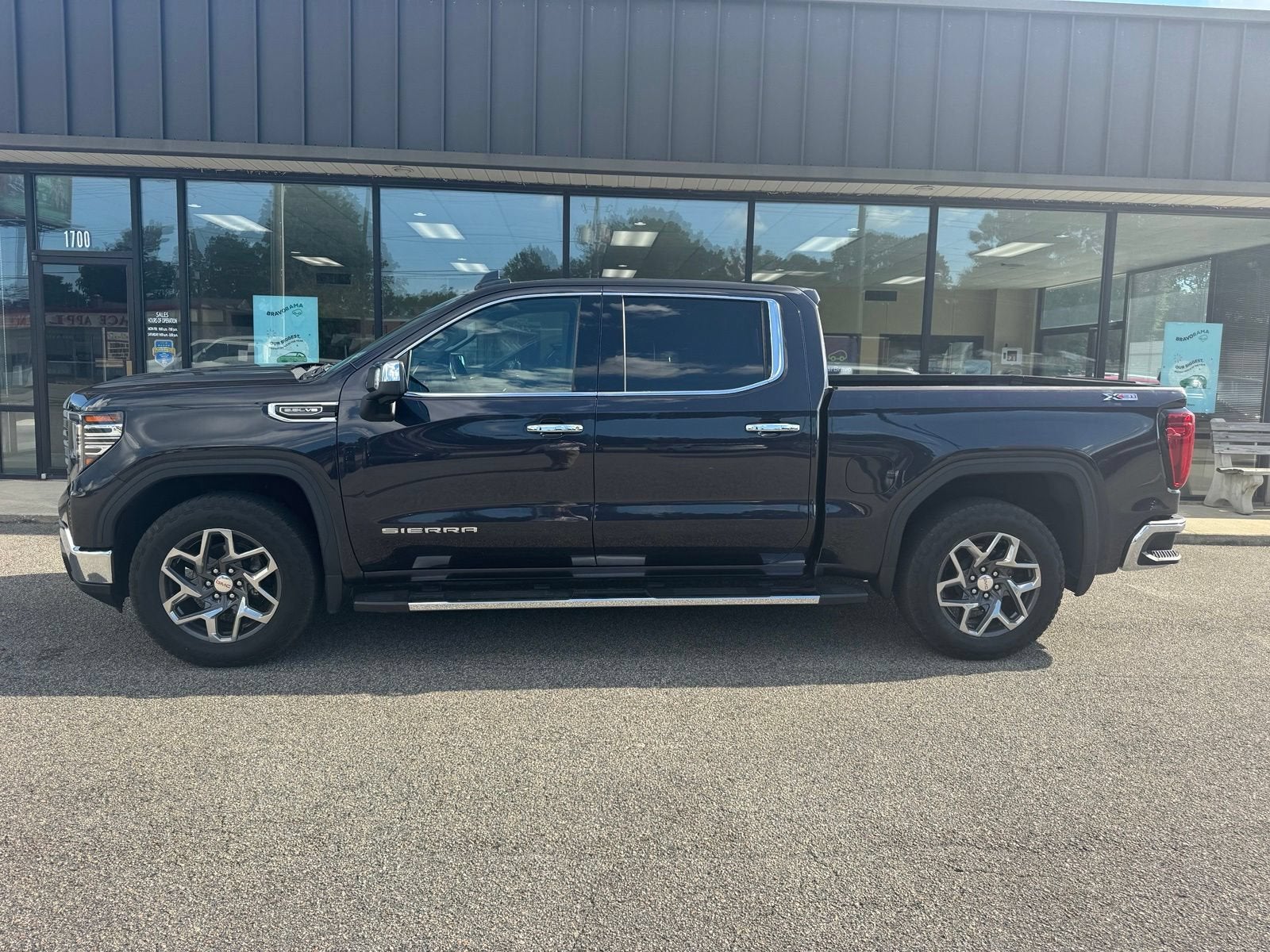 2023 GMC Sierra 1500 SLT