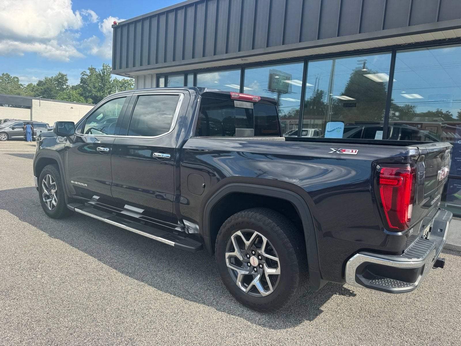2023 GMC Sierra 1500 SLT