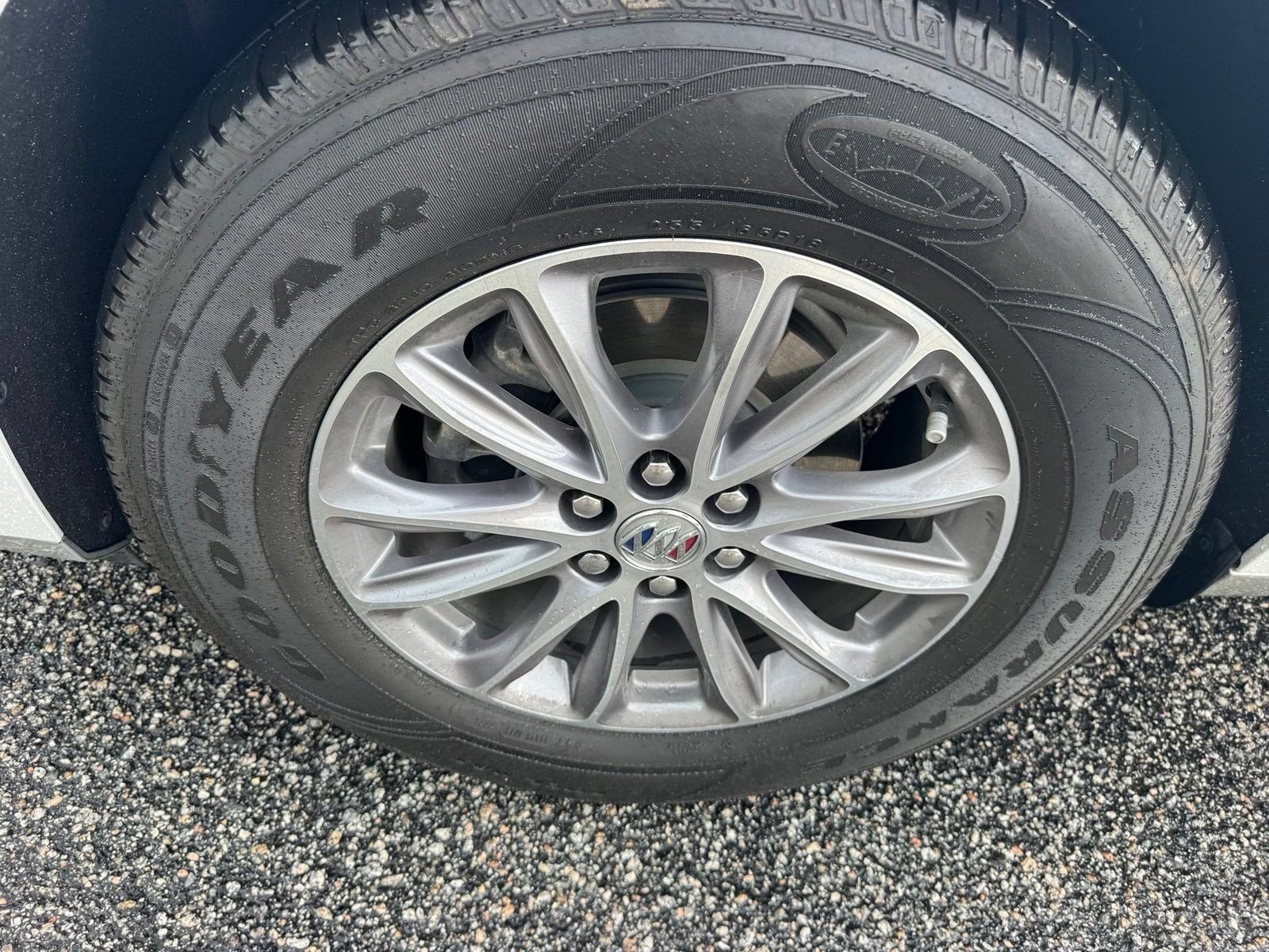 2023 Buick Enclave Essence