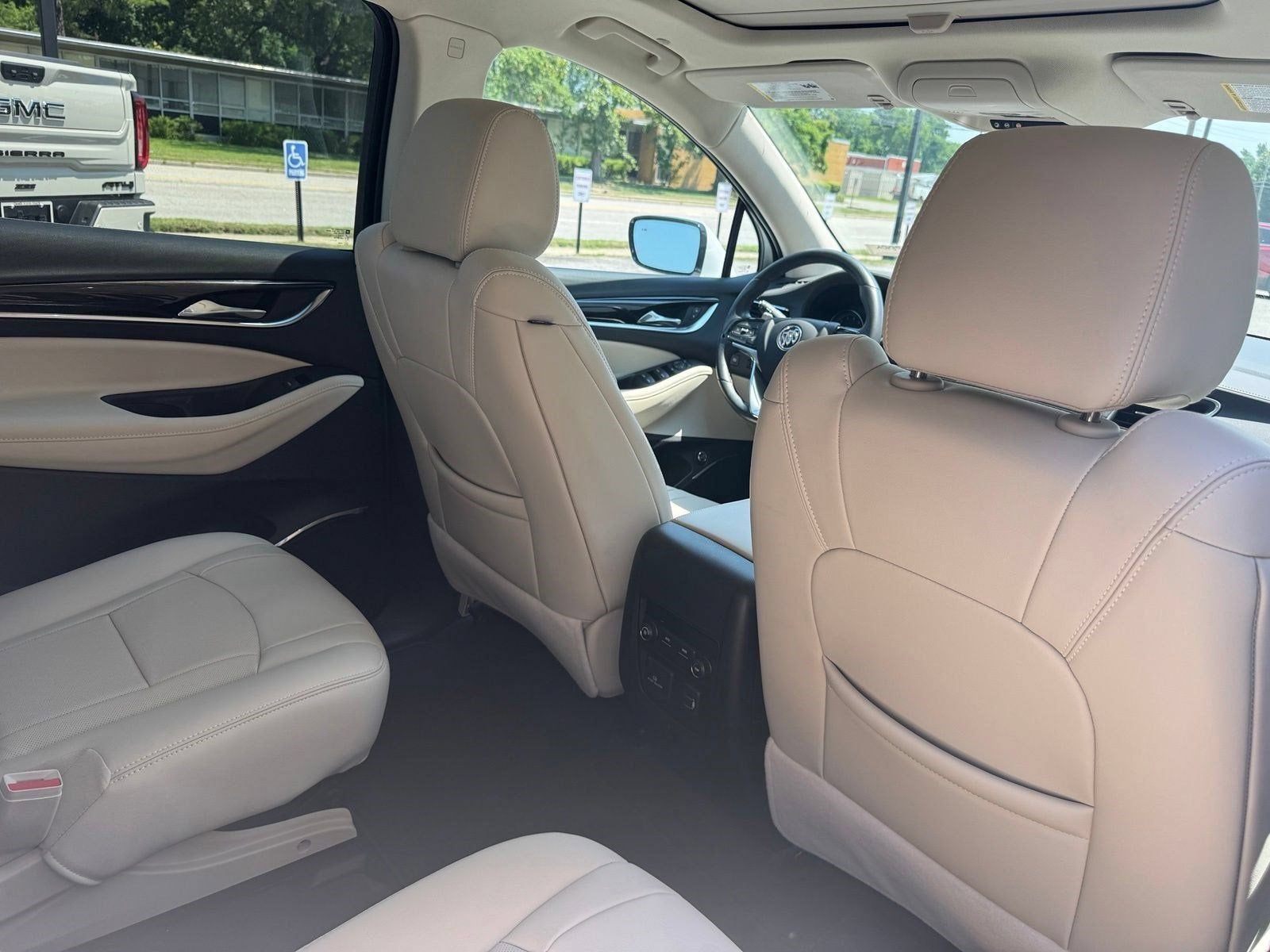 2024 Buick Enclave Essence