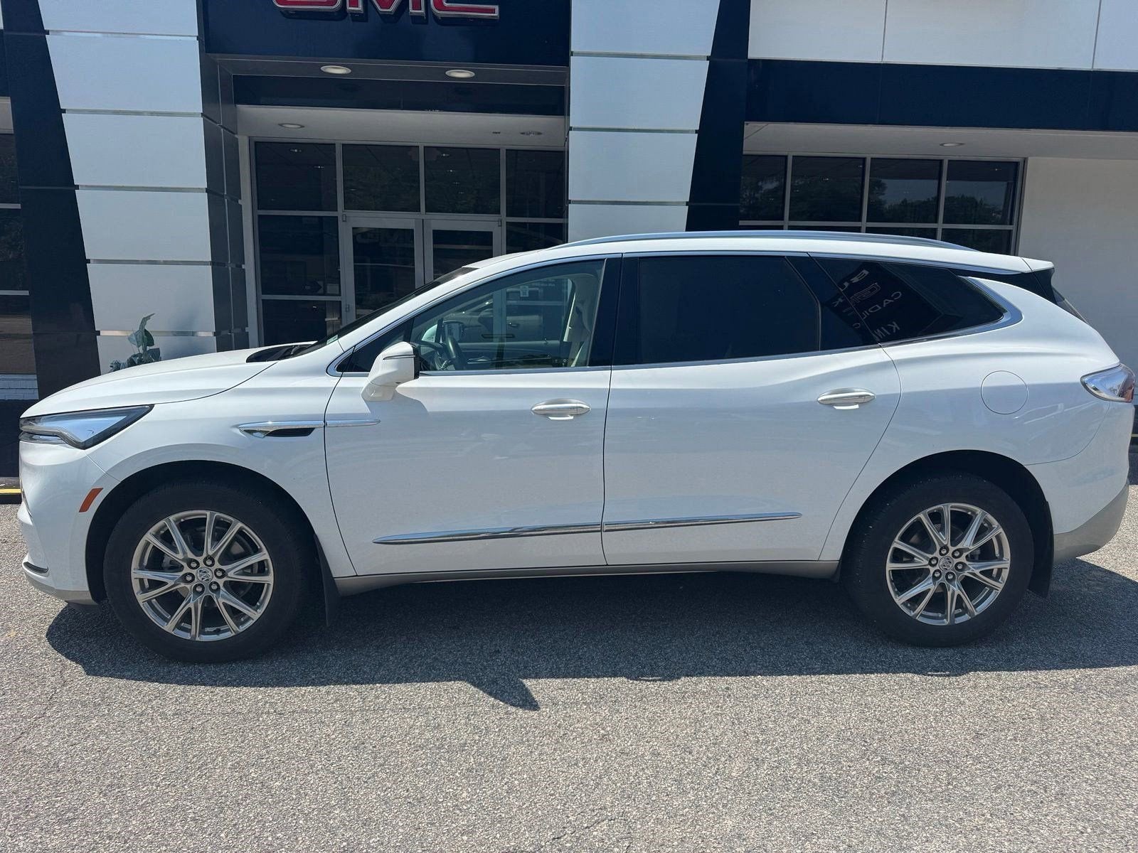 2024 Buick Enclave Essence