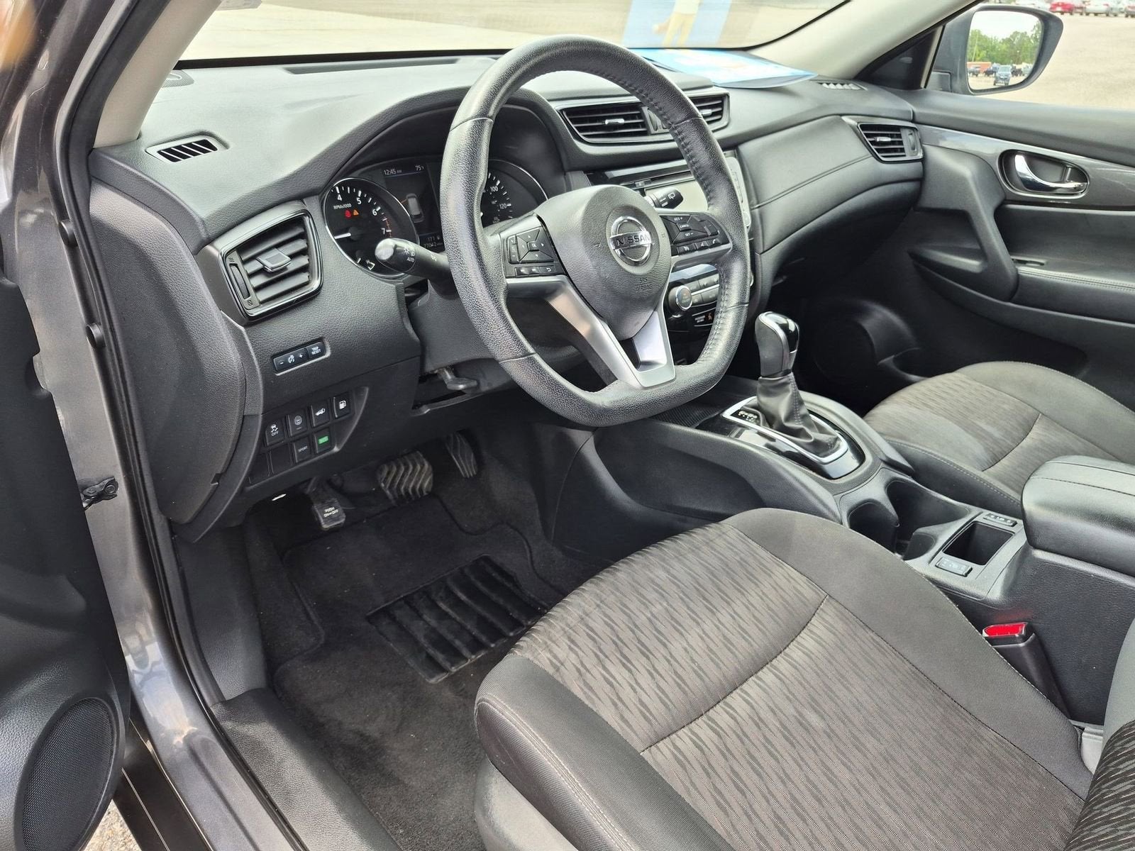 2020 Nissan Rogue SV FWD
