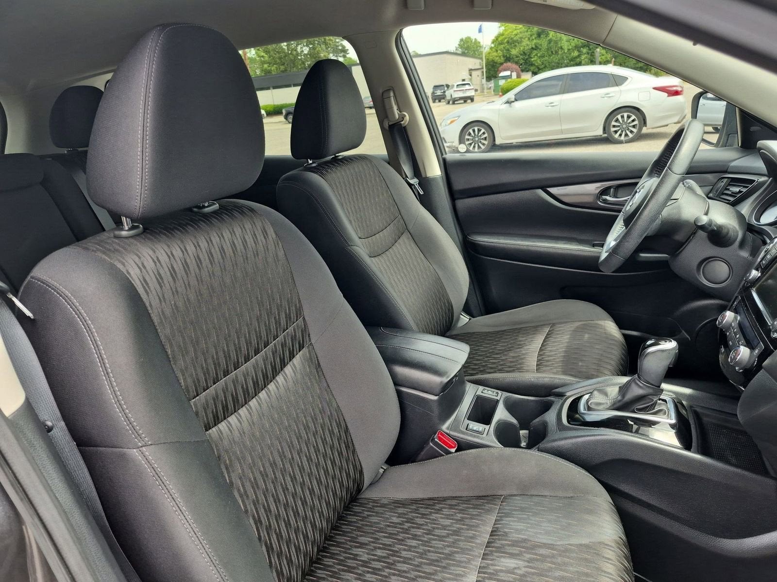 2020 Nissan Rogue SV FWD