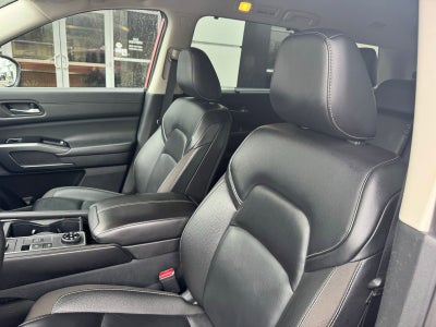 2024 Nissan Pathfinder SL 4WD