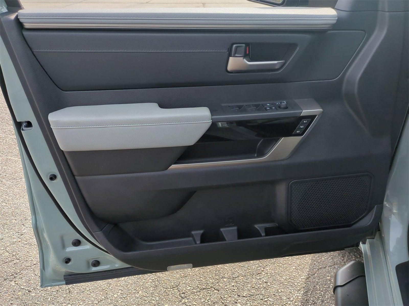 2026 Toyota Tundra Limited CrewMax 5.5' Bed