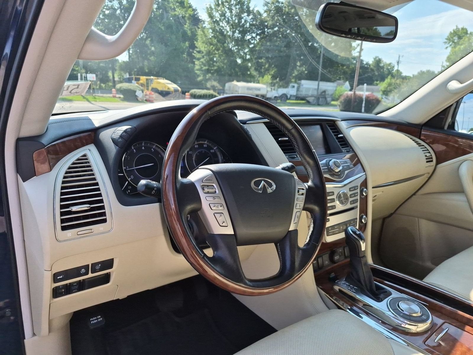 2019 INFINITI QX80 LUXE