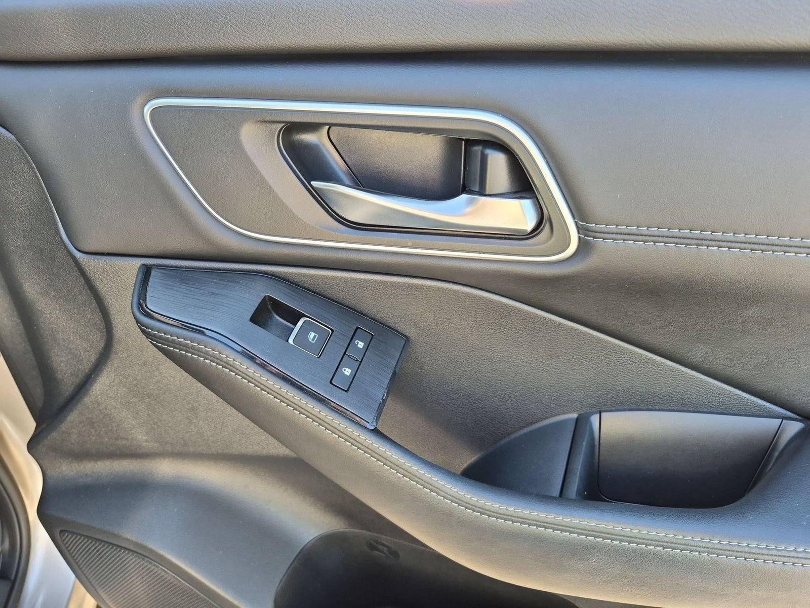 2025 Nissan Rogue Platinum - Photo 29