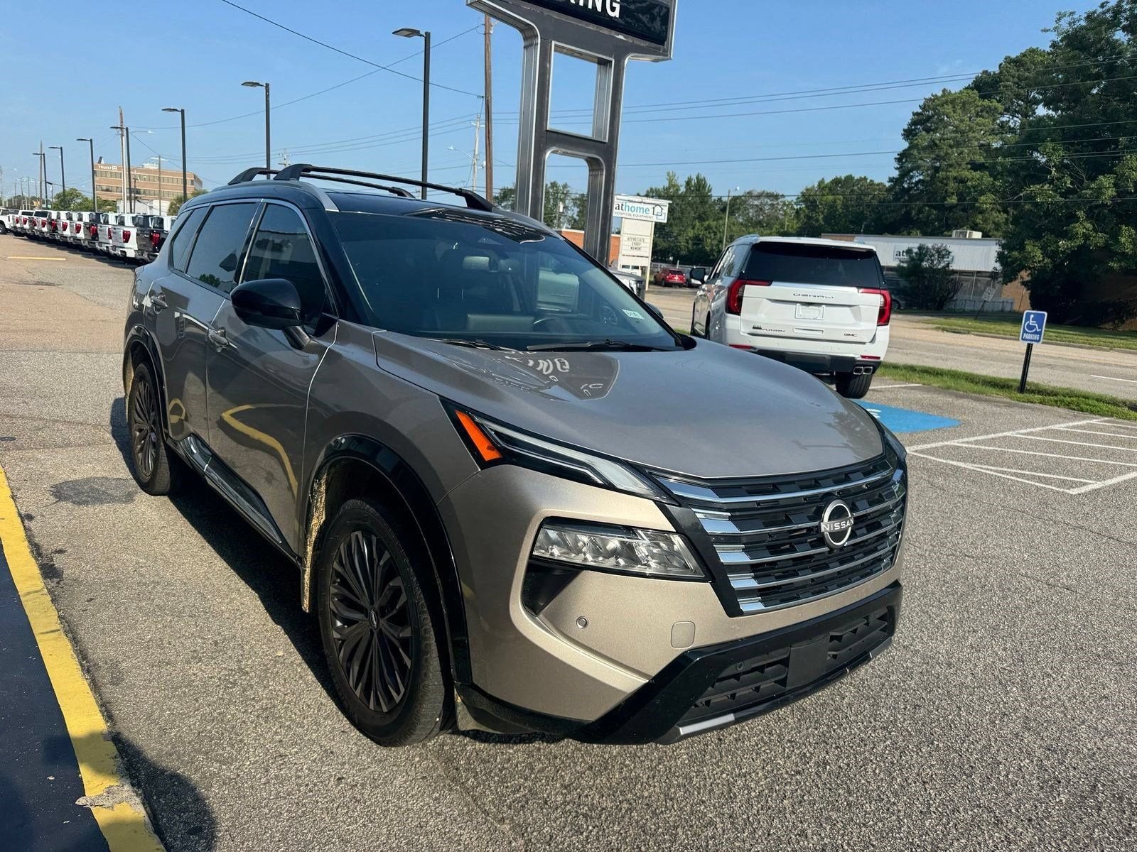 2025 Nissan Rogue Platinum FWD