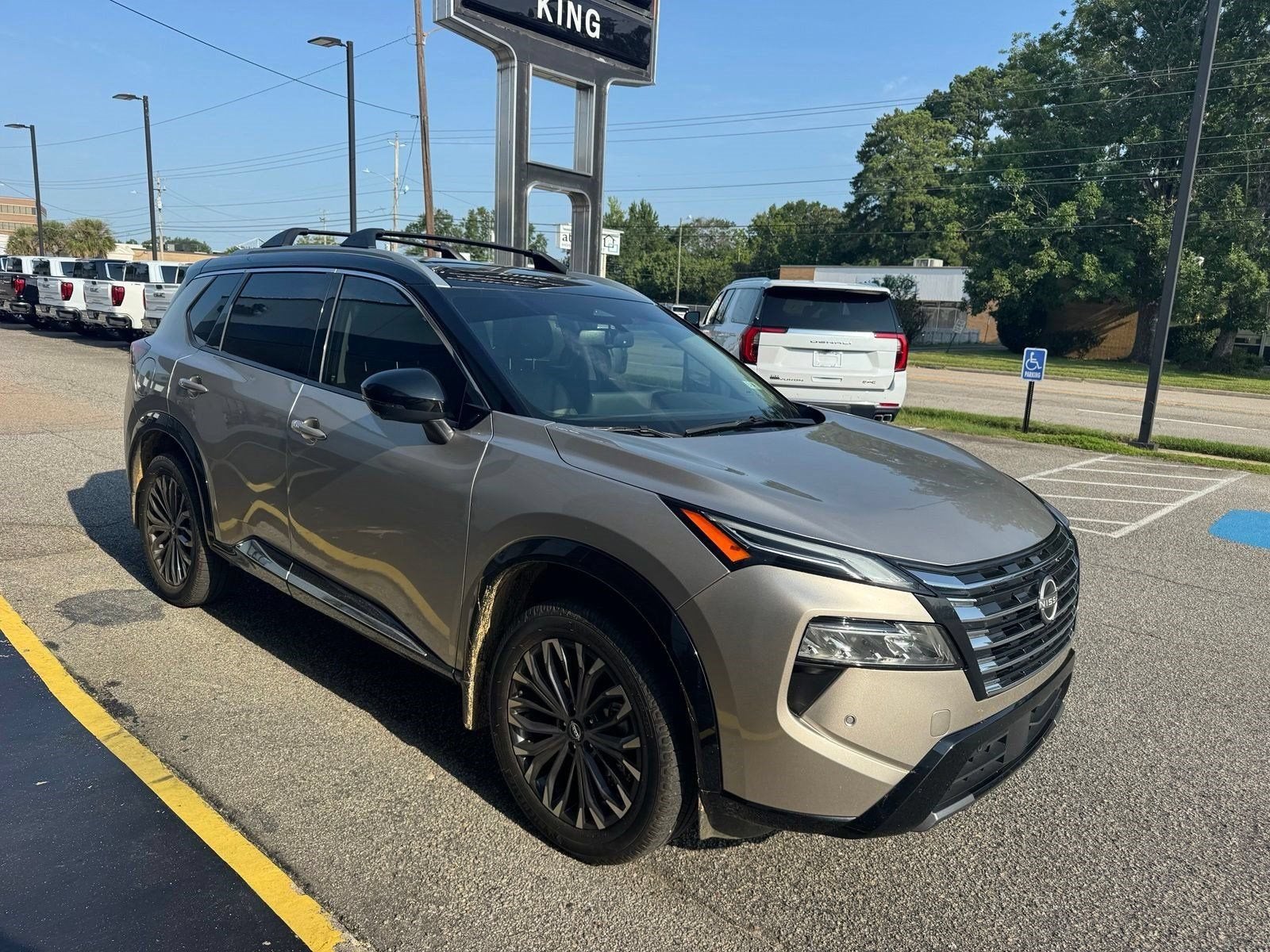 2025 Nissan Rogue Platinum FWD